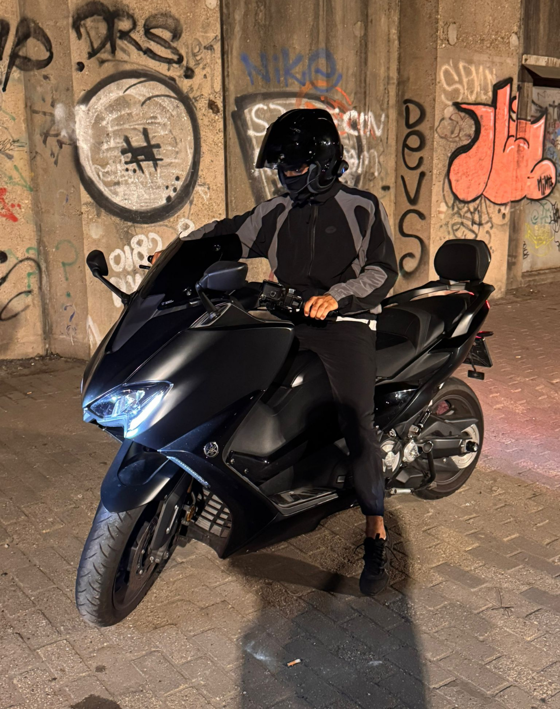 FLOES BLACK TRACKSUIT
